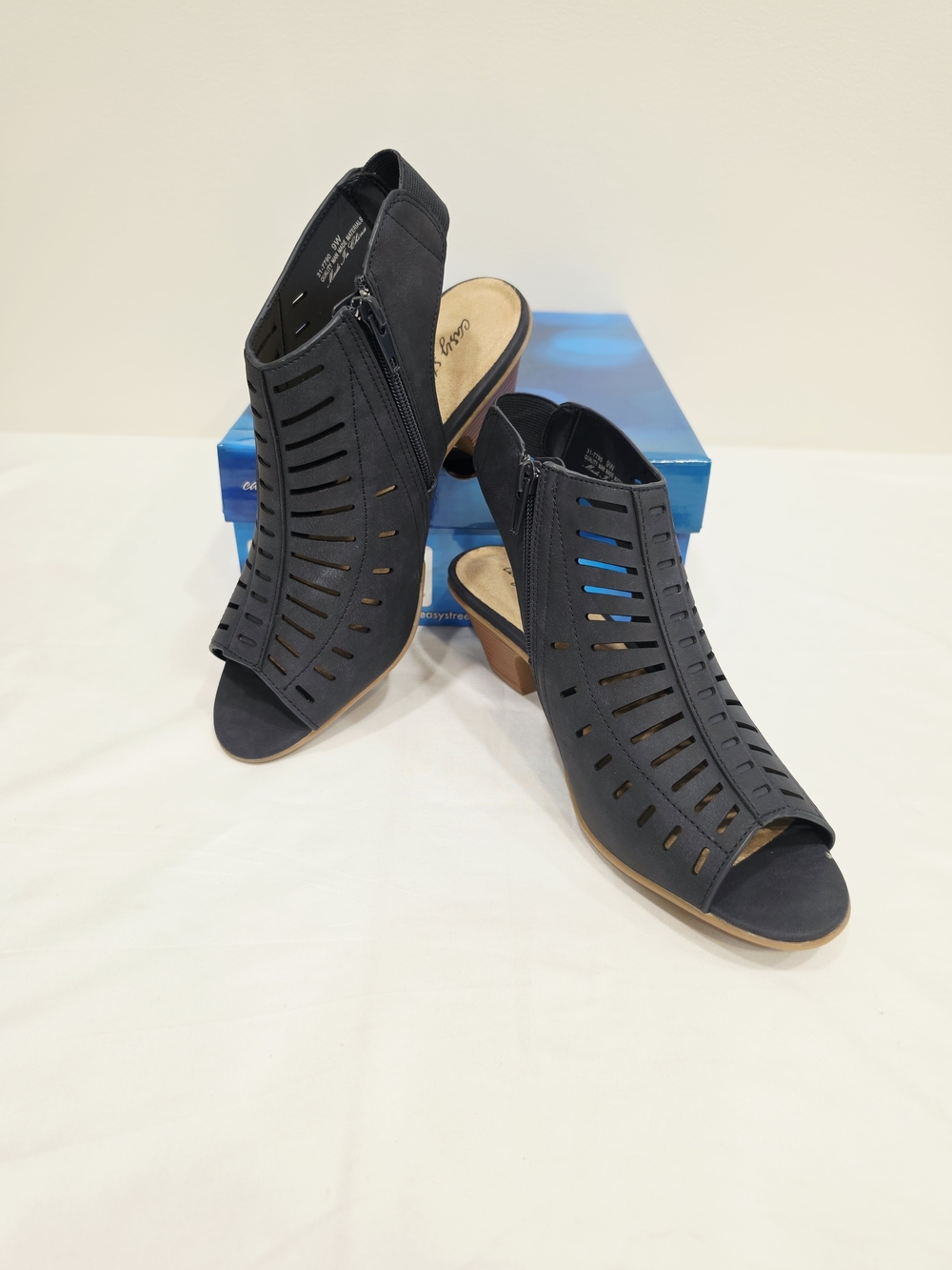 easy street Navy Elevate Cutout Peep-Toe Ankle Booties 9 Wide Size